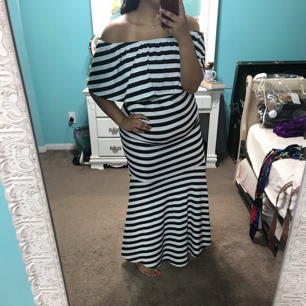 Dress - Picture 3 of 3